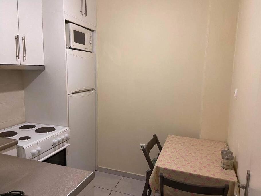 Cozy Apartment In The Heart Of Афины Экстерьер фото
